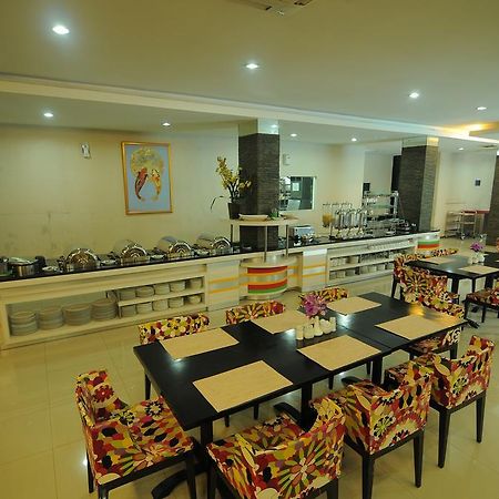 Hotel Swarna Dwipa 팔렘방 외부 사진