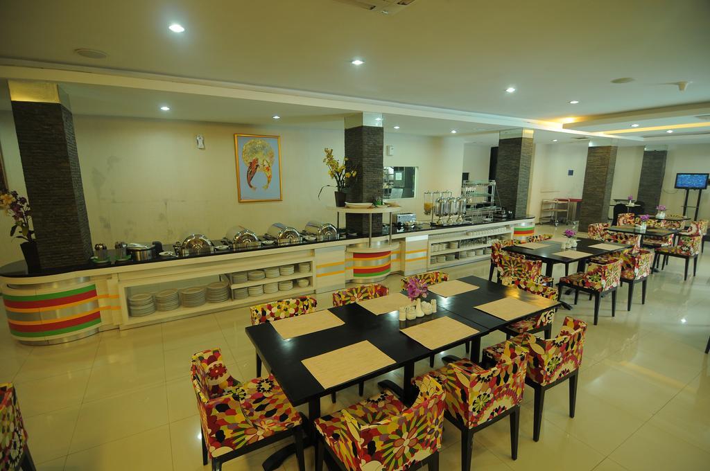 Hotel Swarna Dwipa 팔렘방 외부 사진