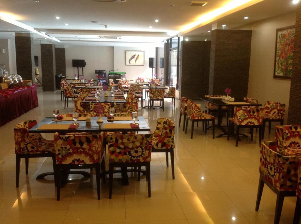 Hotel Swarna Dwipa 팔렘방 외부 사진