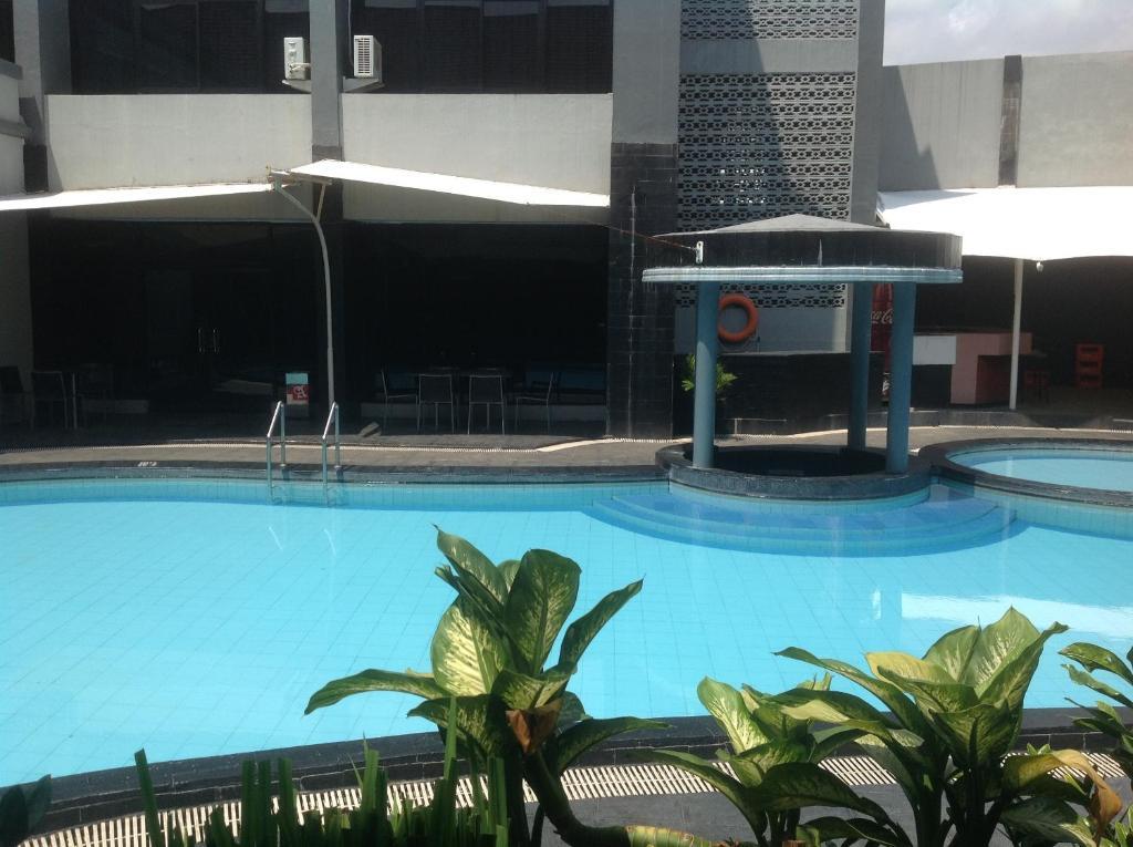 Hotel Swarna Dwipa 팔렘방 외부 사진
